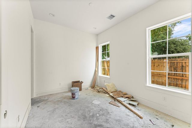 2504 Baylor Street, Houston, TX 77009