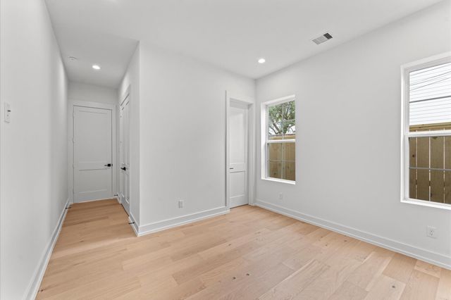2504 Baylor Street, Houston, TX 77009