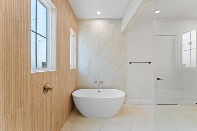 2504 Baylor Street, Houston, TX 77009