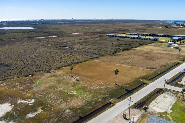 4454 Boyt Road, Port Bolivar, TX 77650