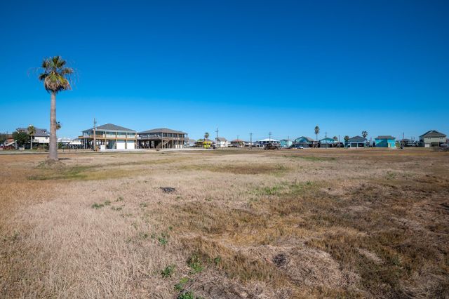4454 Boyt Road, Port Bolivar, TX 77650