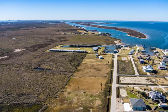 4454 Boyt Road, Port Bolivar, TX 77650