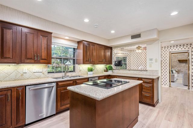 1715 Avenue D, Katy, TX 77493