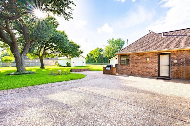 1715 Avenue D, Katy, TX 77493