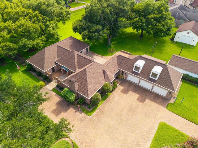1715 Avenue D, Katy, TX 77493