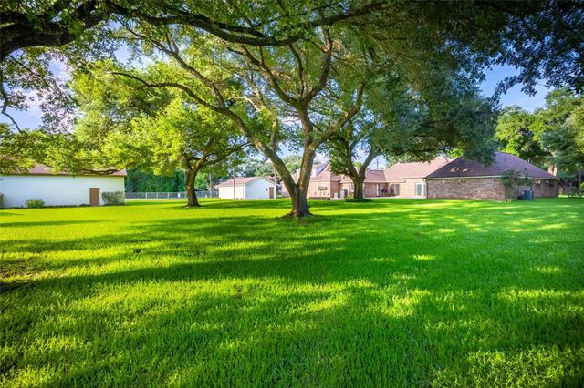 1715 Avenue D, Katy, TX 77493