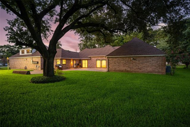 1715 Avenue D, Katy, TX 77493
