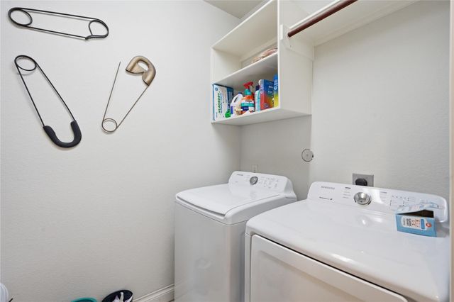 1813 Emerald Trace Lane, Pearland, TX 77584