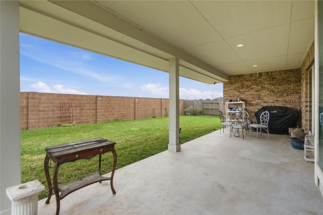 1813 Emerald Trace Lane, Pearland, TX 77584