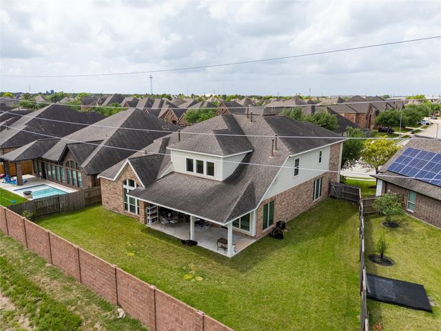 1813 Emerald Trace Lane, Pearland, TX 77584