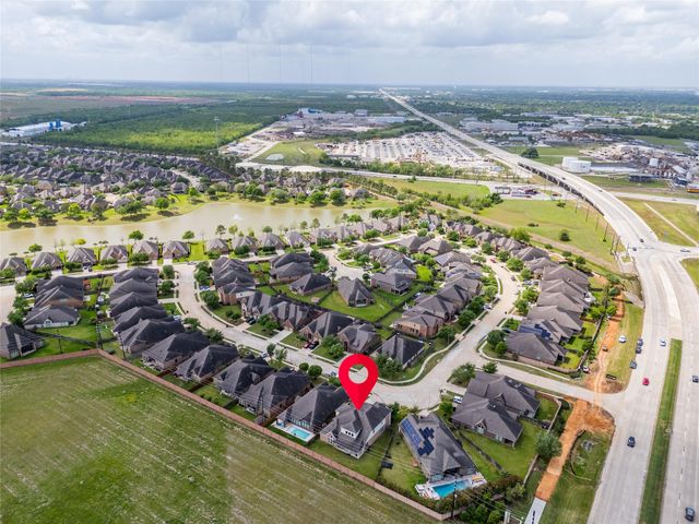 1813 Emerald Trace Lane, Pearland, TX 77584