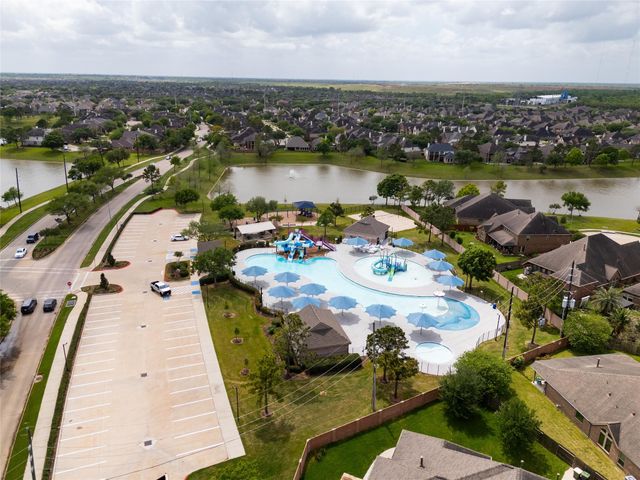1813 Emerald Trace Lane, Pearland, TX 77584