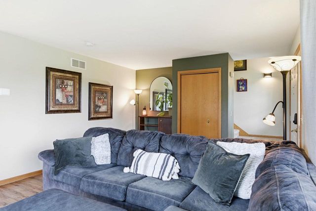 1183 Homestead Drive, Sun Prairie, WI 53590