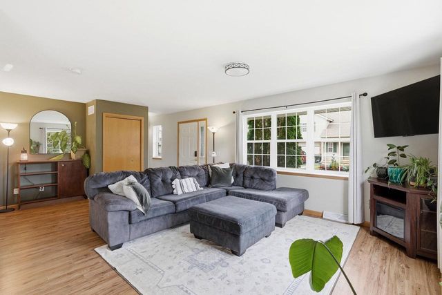 1183 Homestead Drive, Sun Prairie, WI 53590