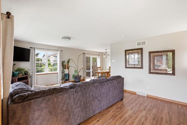1183 Homestead Drive, Sun Prairie, WI 53590