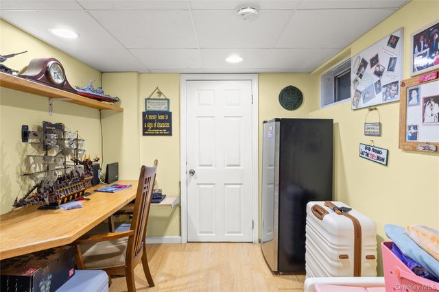 14 Mayo Avenue, Huntington, NY 11743