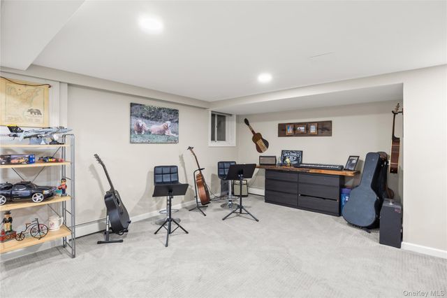 14 Mayo Avenue, Huntington, NY 11743