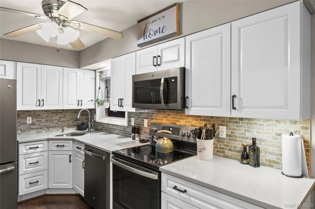 14 Mayo Avenue, Huntington, NY 11743
