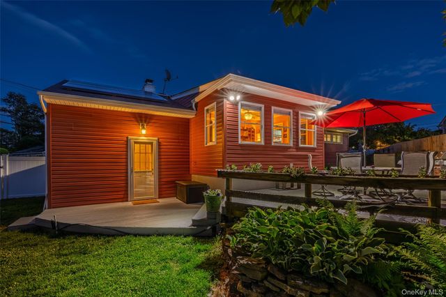 14 Mayo Avenue, Huntington, NY 11743