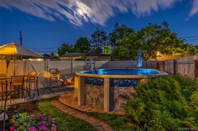 14 Mayo Avenue, Huntington, NY 11743