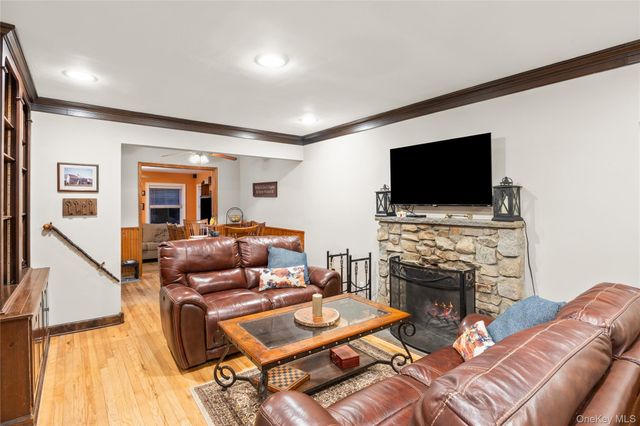 14 Mayo Avenue, Huntington, NY 11743