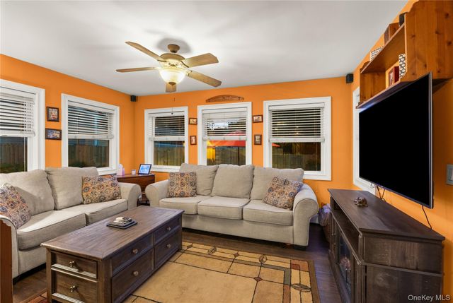 14 Mayo Avenue, Huntington, NY 11743