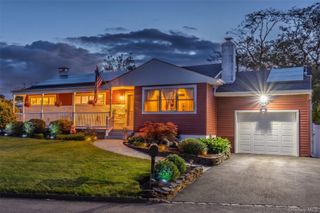14 Mayo Avenue, Huntington, NY 11743