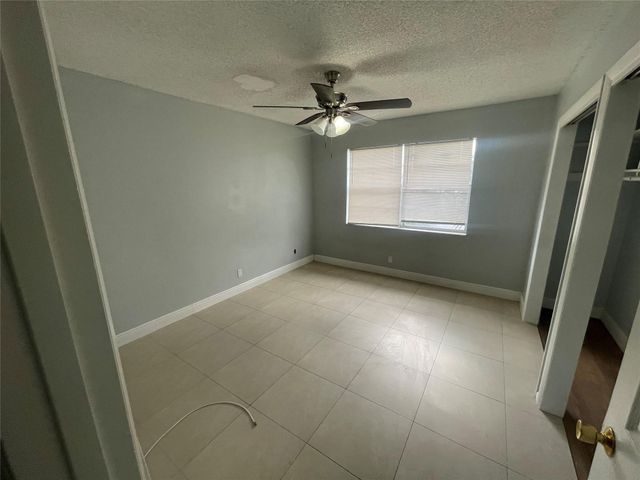 395 SW 15th St 12, Pompano Beach, FL 33060