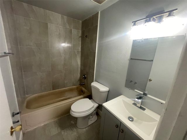 395 SW 15th St 12, Pompano Beach, FL 33060