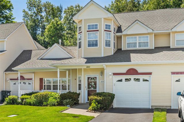 2803 Pebble Beach Path, Riverhead, NY 11901