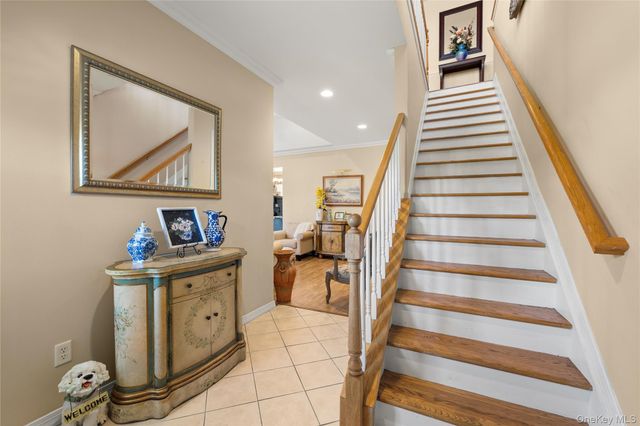 2803 Pebble Beach Path, Riverhead, NY 11901