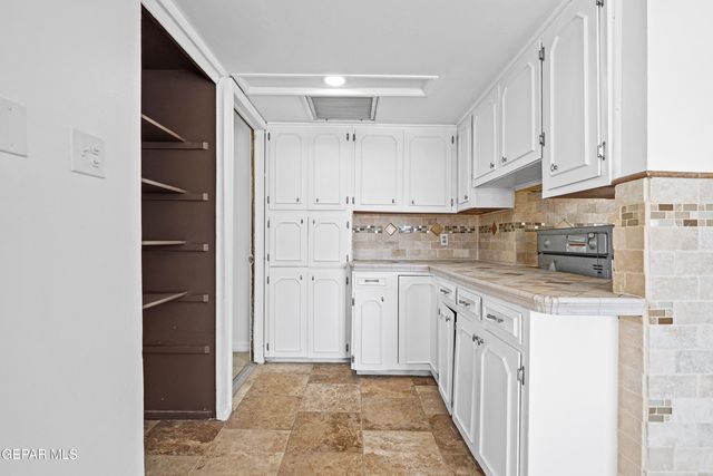 5829 VISTA CORONA Court, El Paso, TX 79912