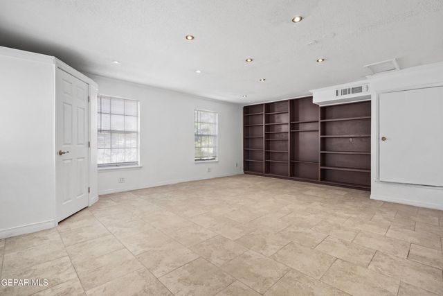 5829 VISTA CORONA Court, El Paso, TX 79912