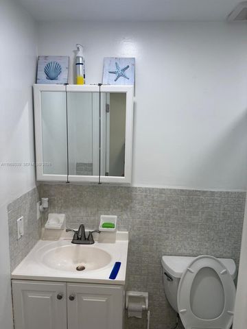 2893 SW 32nd Ct, Coconut Grove, FL 33133