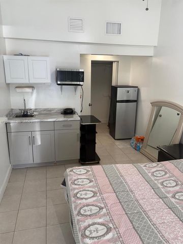 2893 SW 32nd Ct, Coconut Grove, FL 33133