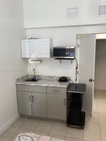 2893 SW 32nd Ct, Coconut Grove, FL 33133