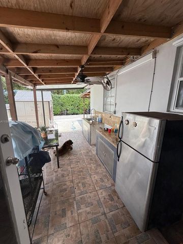 2893 SW 32nd Ct, Coconut Grove, FL 33133