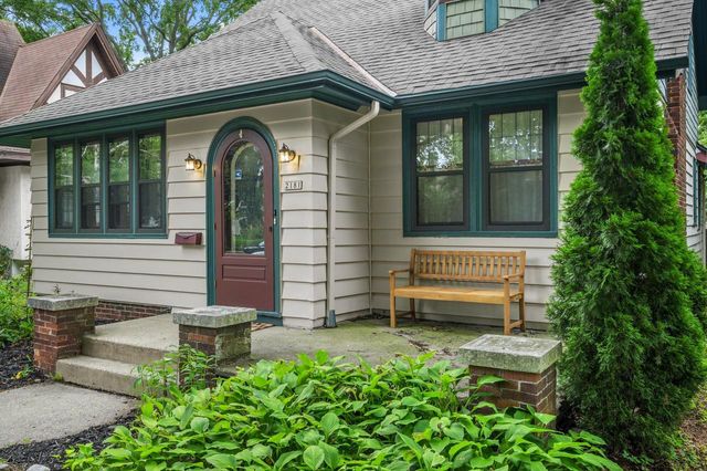 2181 N 53rd STREET, Milwaukee, WI 53208