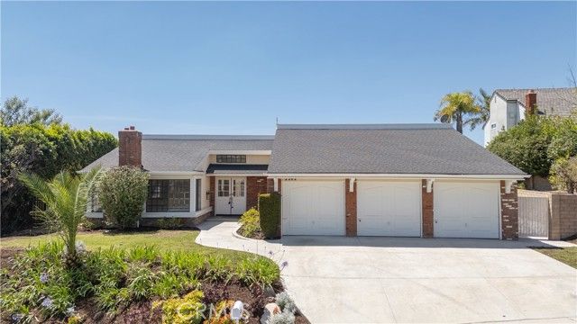 2282 N Rockridge Place, Orange, CA 92867