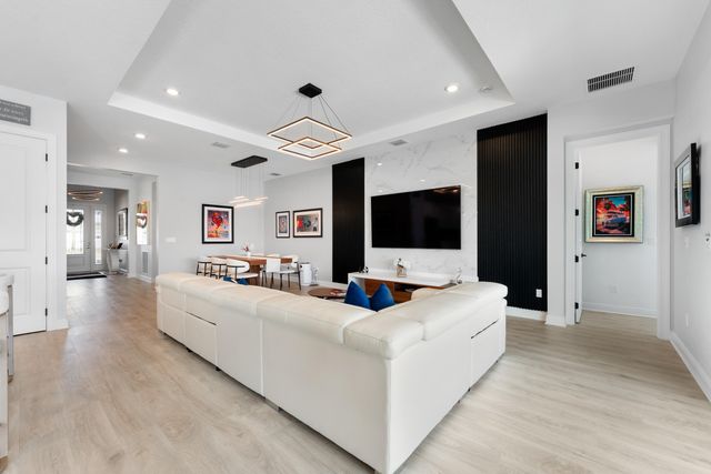 5402 Hutchinson Way, Westlake, FL 33470