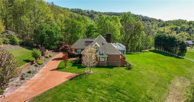 156 Hidden Falls Drive, Wilkesboro, NC 28697