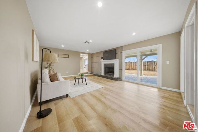 2232 W Avenue M4, Palmdale, CA 93551