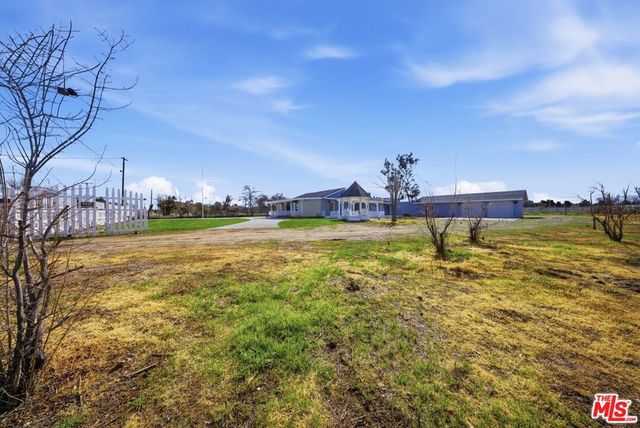 2232 W Avenue M4, Palmdale, CA 93551