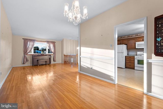 33 ESTATE RD, Lumberton, NJ 08048