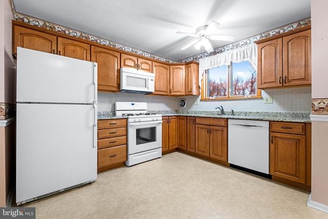 33 ESTATE RD, Lumberton, NJ 08048