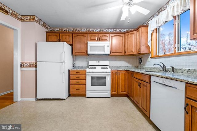 33 ESTATE RD, Lumberton, NJ 08048