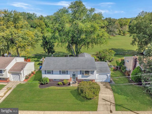 33 ESTATE RD, Lumberton, NJ 08048