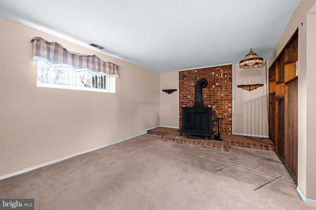 33 ESTATE RD, Lumberton, NJ 08048