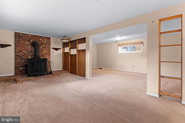 33 ESTATE RD, Lumberton, NJ 08048