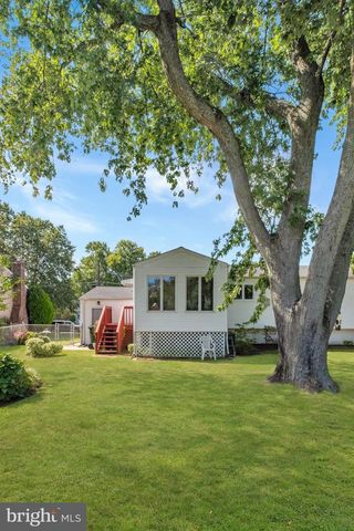 33 ESTATE RD, Lumberton, NJ 08048